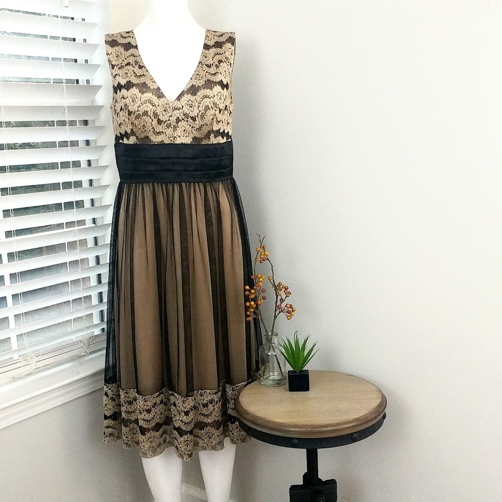 Jessica Howard Black And Gold Formal Dress. F86